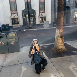 Meet your Posher, Sabrina